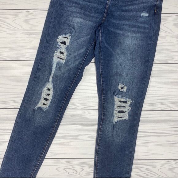 NOBO High Rise Stretch Distressed Skinny Jeans. Size 5 - Picture 6 of 7